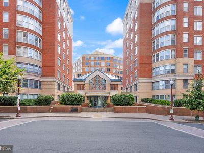 3830 9th St N APT 208E, Arlington, VA, 22203