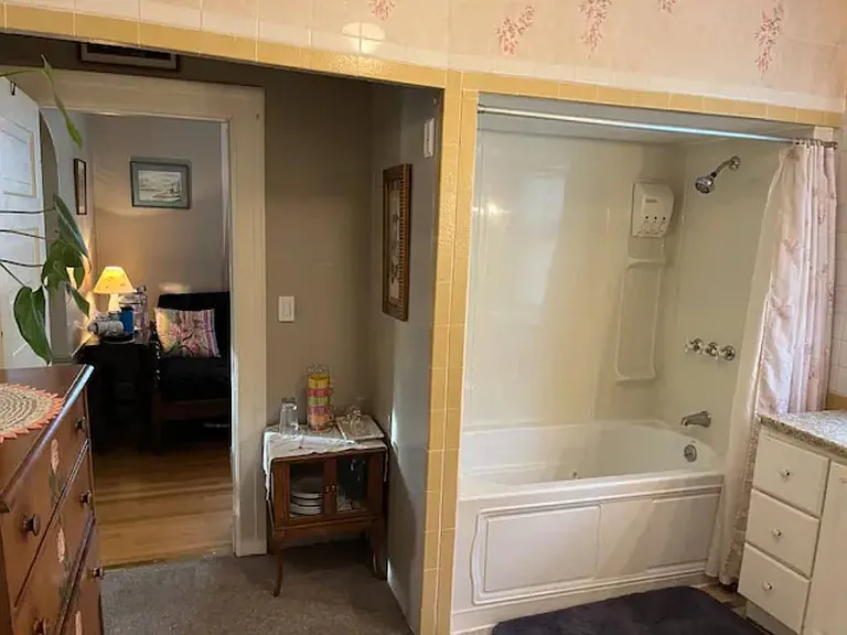 Private, en suite bathroom looking back towards the jetted tub with shower (right) and doorway to the Reading Nook (left).