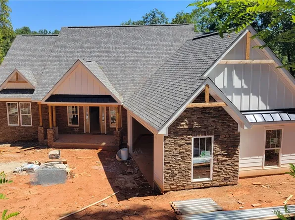 1812 Cross Creek Dr, Seneca, SC 29678