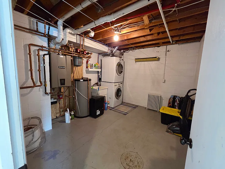 114 W Buffalo St — Photo 15