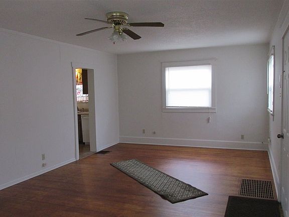 2nd image of 210 S Manning Ave