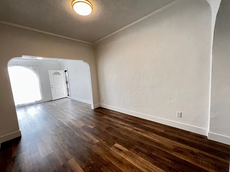three Bedroom — Photo 6