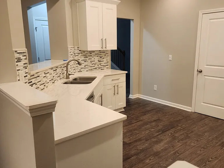 2104 Caswell Cir — Photo 5