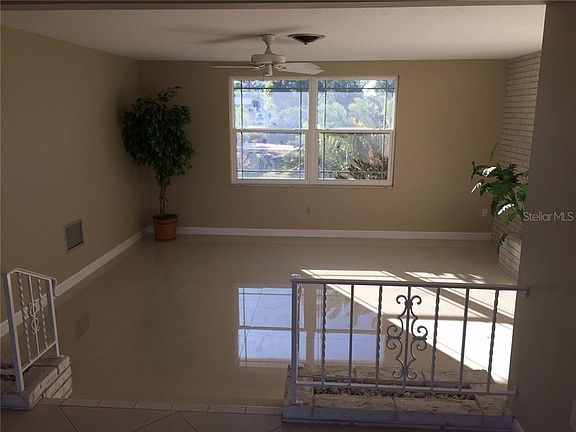 4th image of 1419 Deer Creek Dr