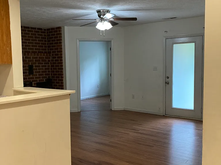 4002 Governors Sq #3 — Photo 1