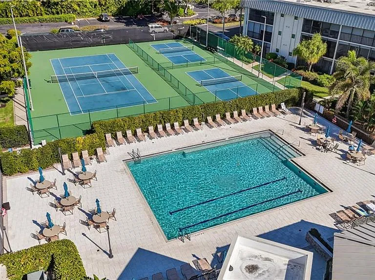 788 Park Shore Dr #B22 — Photo 27