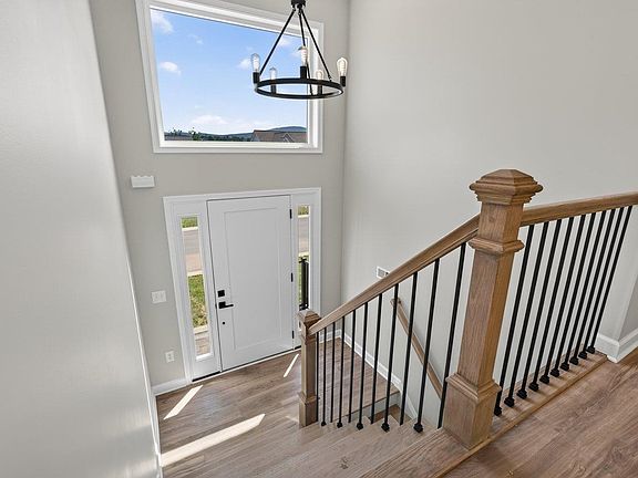 3rd image of 211 Suffolk Dr