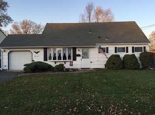 41 W George Pl, Iselin, NJ 08830