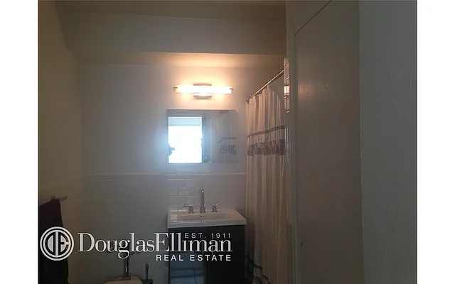 Rented by Douglas Elliman | media 32