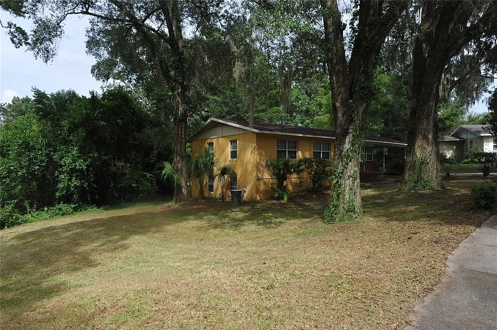 4 bed, 3.0 bath, 1853 sqft, $2,200 — Photo 2