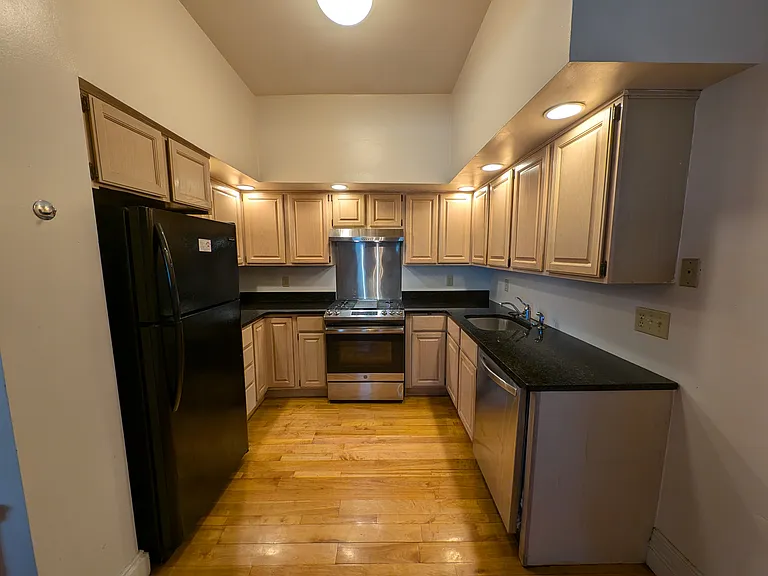 541 University Ave #1 — Photo 20