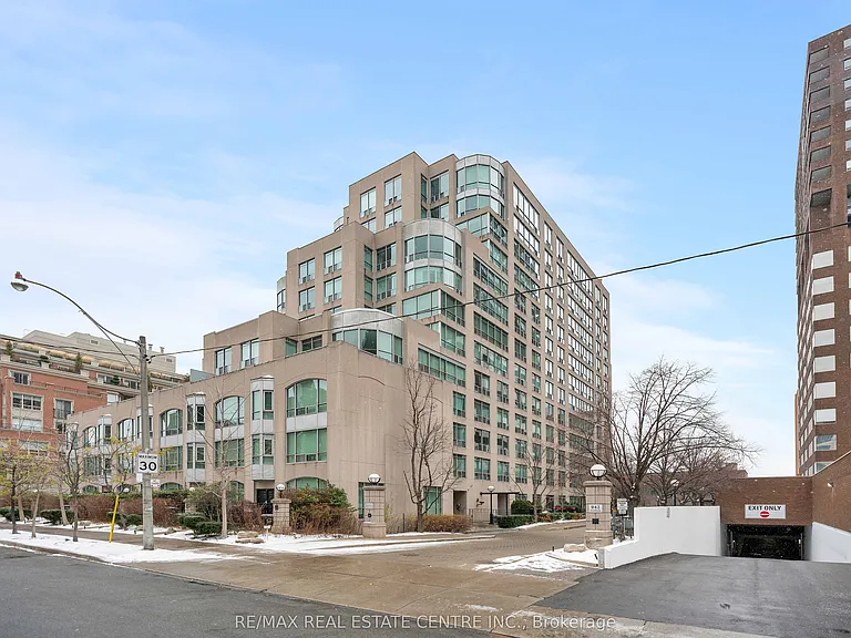 942 Yonge St #616 — Photo 2