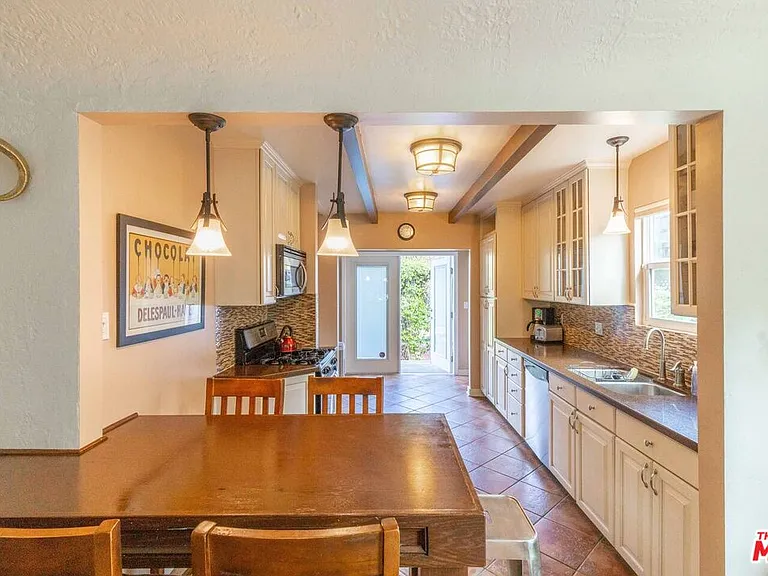 3226 Hutchison Ave — Photo 4