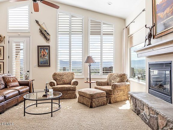 4th image of 494 N Olympic Way