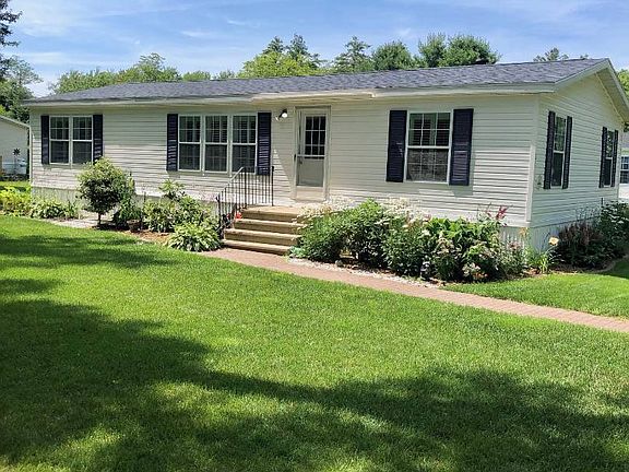 2nd image of 21 Deer Isle Dr