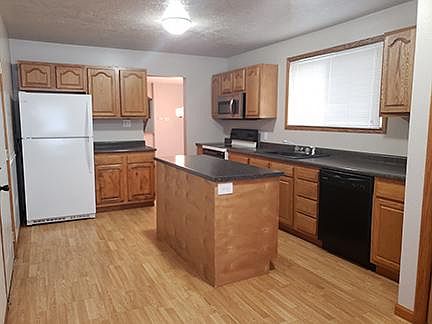 3rd image of 2521 Chicago Ave