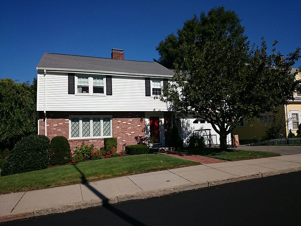 2nd image of 60 Robin St