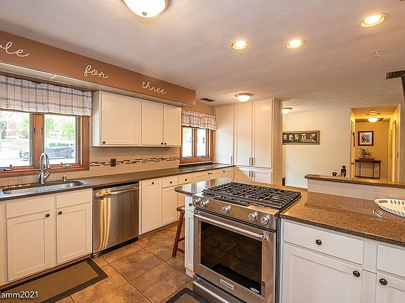 3rd image of 6401 N Brookwood Ln