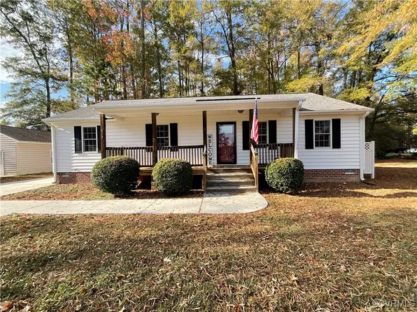 812 Prospect St, West Point, VA 23181