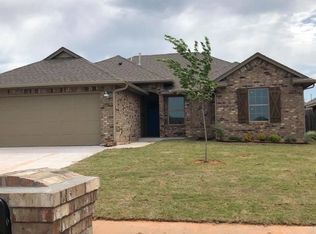 512 S Castle Ridge Ln, Mustang, OK 73064