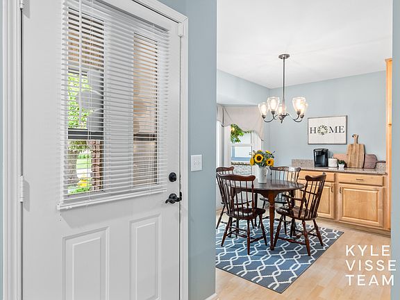4th image of 3042 Kay Dr SE