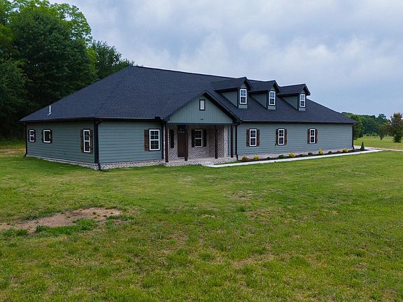 2nd image of 1867 Locust Grove Rd