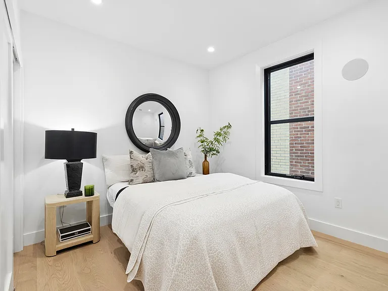 472 W Broadway #202 — Photo 19