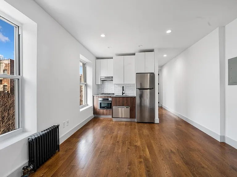 629 E 5th St #19 — Photo 4