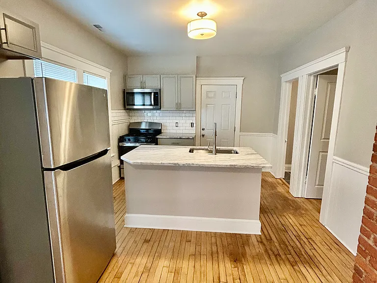 2186 W 10th St #3 — Photo 3