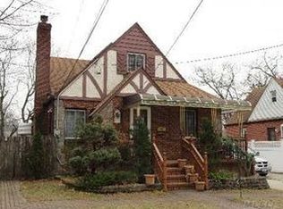 129 Clearstream Ave, Valley Stream, NY 11580