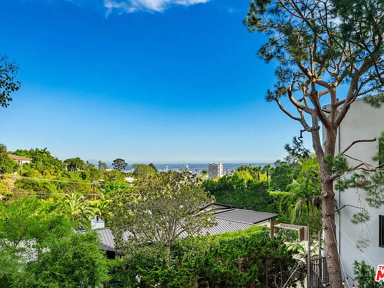 9305 Beverly Crest Dr — Photo 26