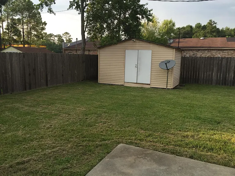 802 Huntwyck Cir — Photo 25