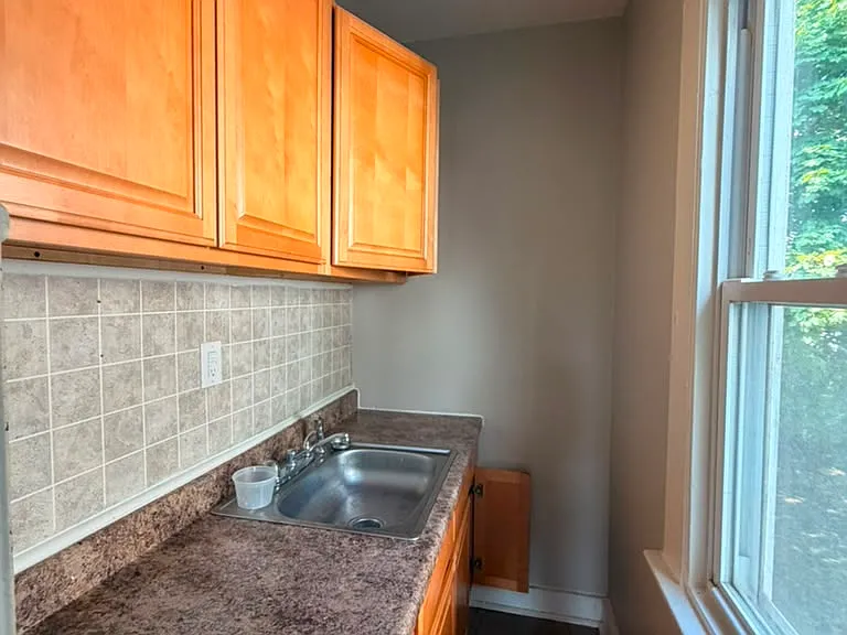 75 Woolsey St #B02 — Photo 5