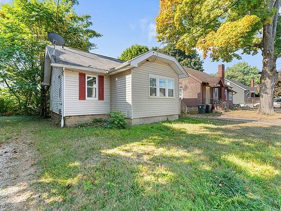 3rd image of 1060 Georgia Ave