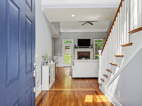 4th image of 625 Palisades Ct