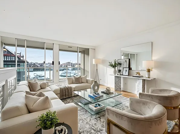 1600 Howe St #205, Vancouver, BC V6Z 2L9