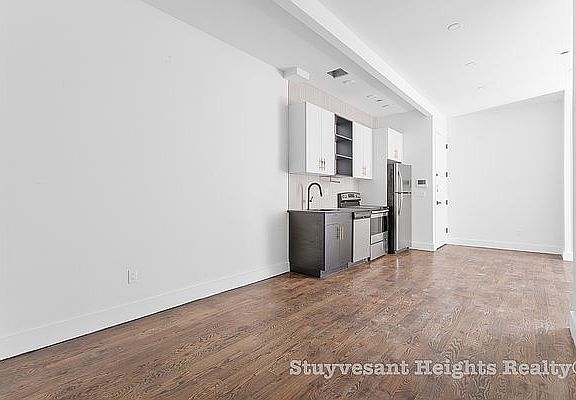 2nd image of 321 Woodbine St #2E