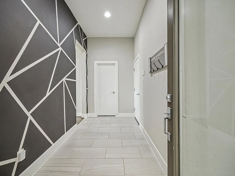 5520 Rosslyn Rd — Photo 5
