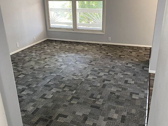 3rd image of 304 Shelby St #0