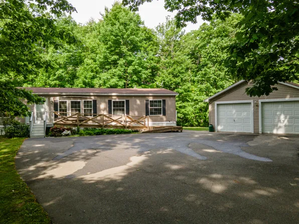 14 Bennett Lane, Gardiner, ME 04345