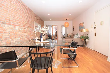 Rented by R New York