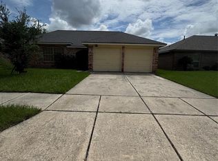 11922 Sulphur Springs Dr, Houston, TX 77067