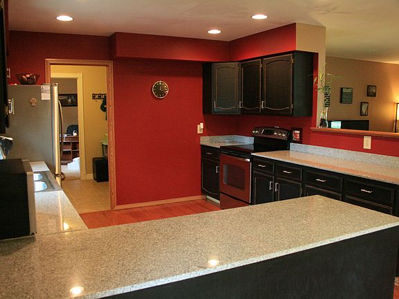 2nd image of 2301 Moore Dr