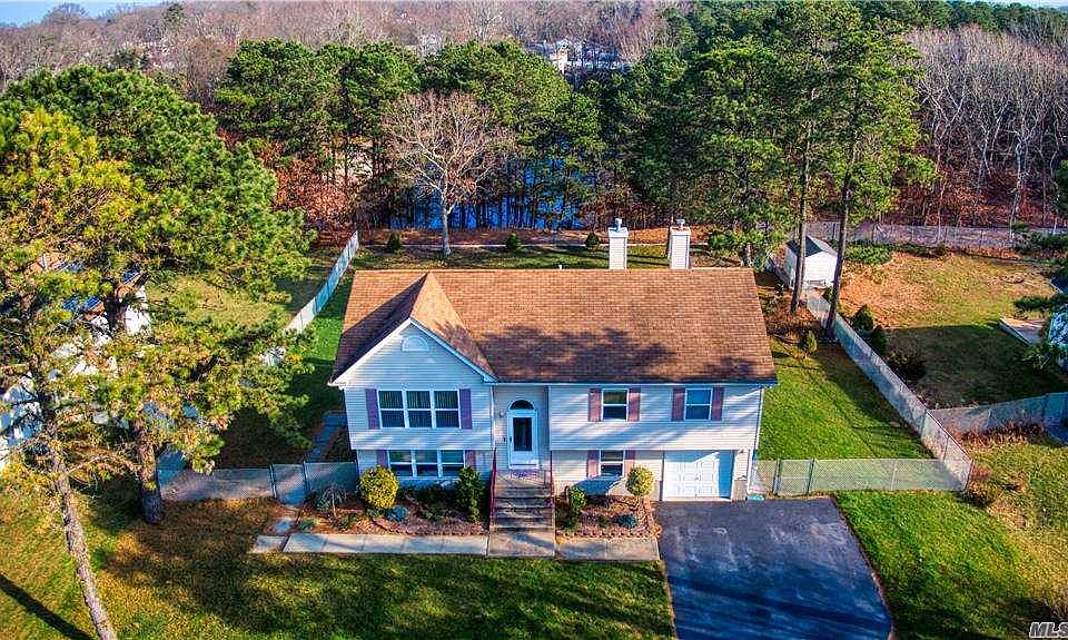 1st image of 39 Samantha Dr