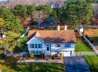 39 Samantha Dr, Coram, NY 11727