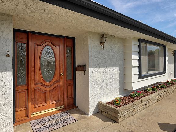 3rd image of 9623 E Le Roy Ave