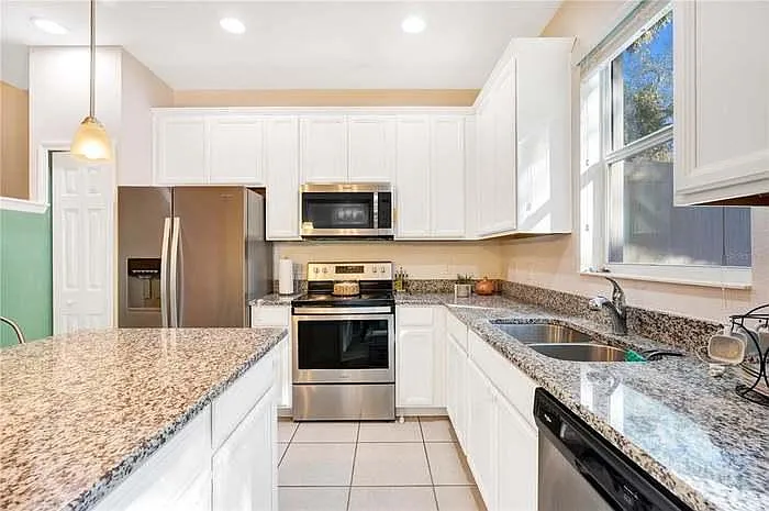 4764 Cliveden Loop — Photo 6