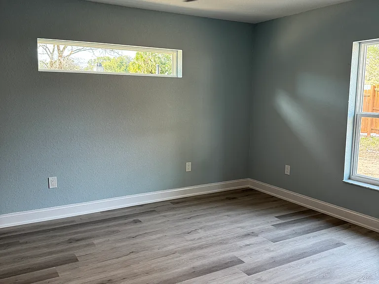 4423 NE 8th Pl — Photo 12