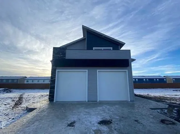 9507 114th Ave #B, Grande Prairie, AB T8X 0A6