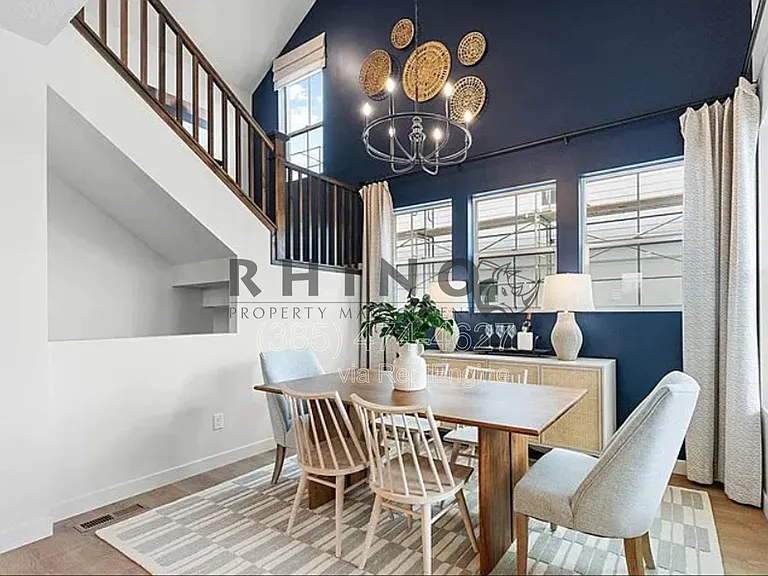 863 Halvorsen Pkwy — Photo 3
